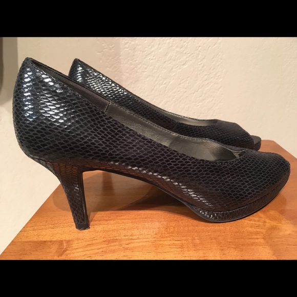 Faux Snake Skin Heels - Picture 2 of 3